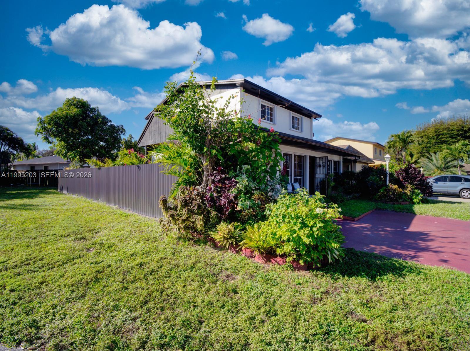 LAKES OF ACADIA UNIT 4 TH - Residential