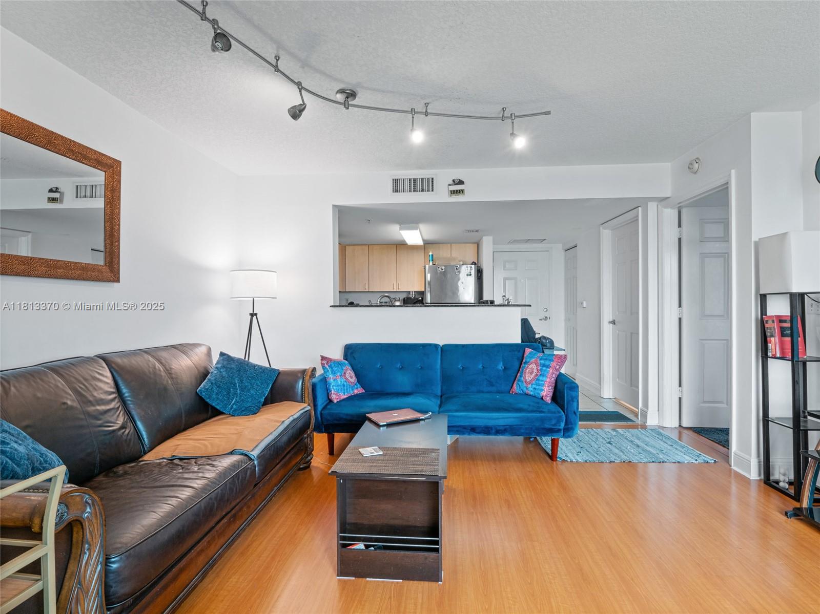 THE ASTON CONDO - Residential