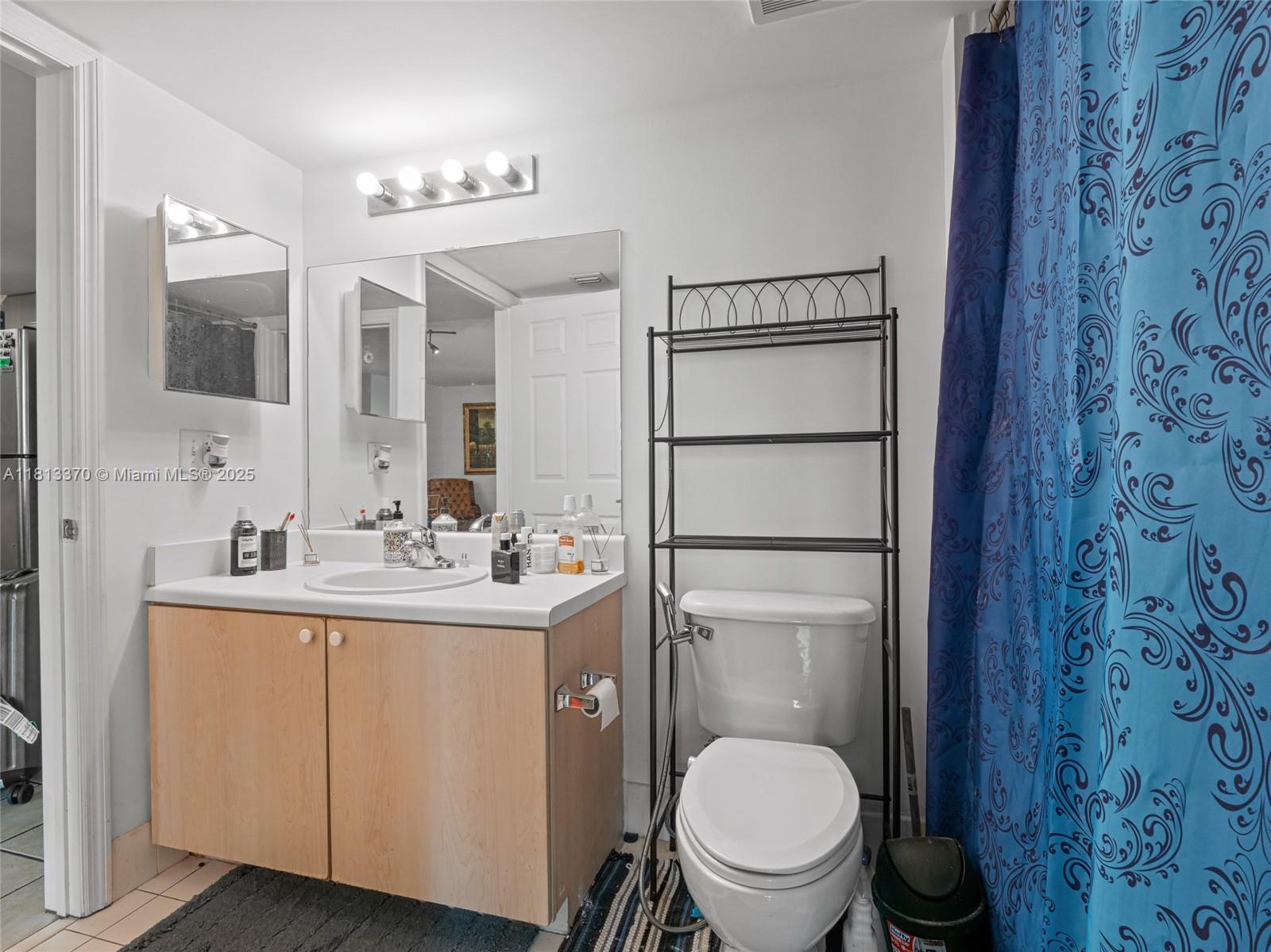THE ASTON CONDO - Residential