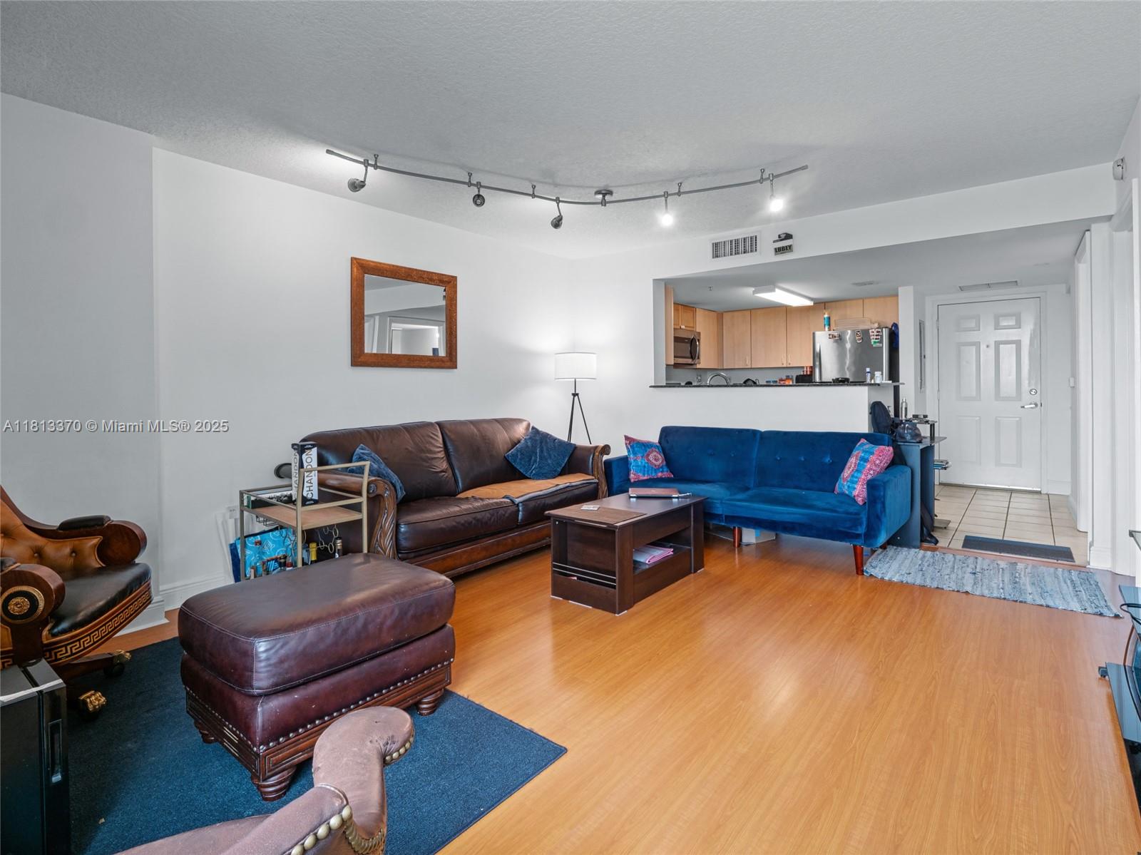 THE ASTON CONDO - Residential