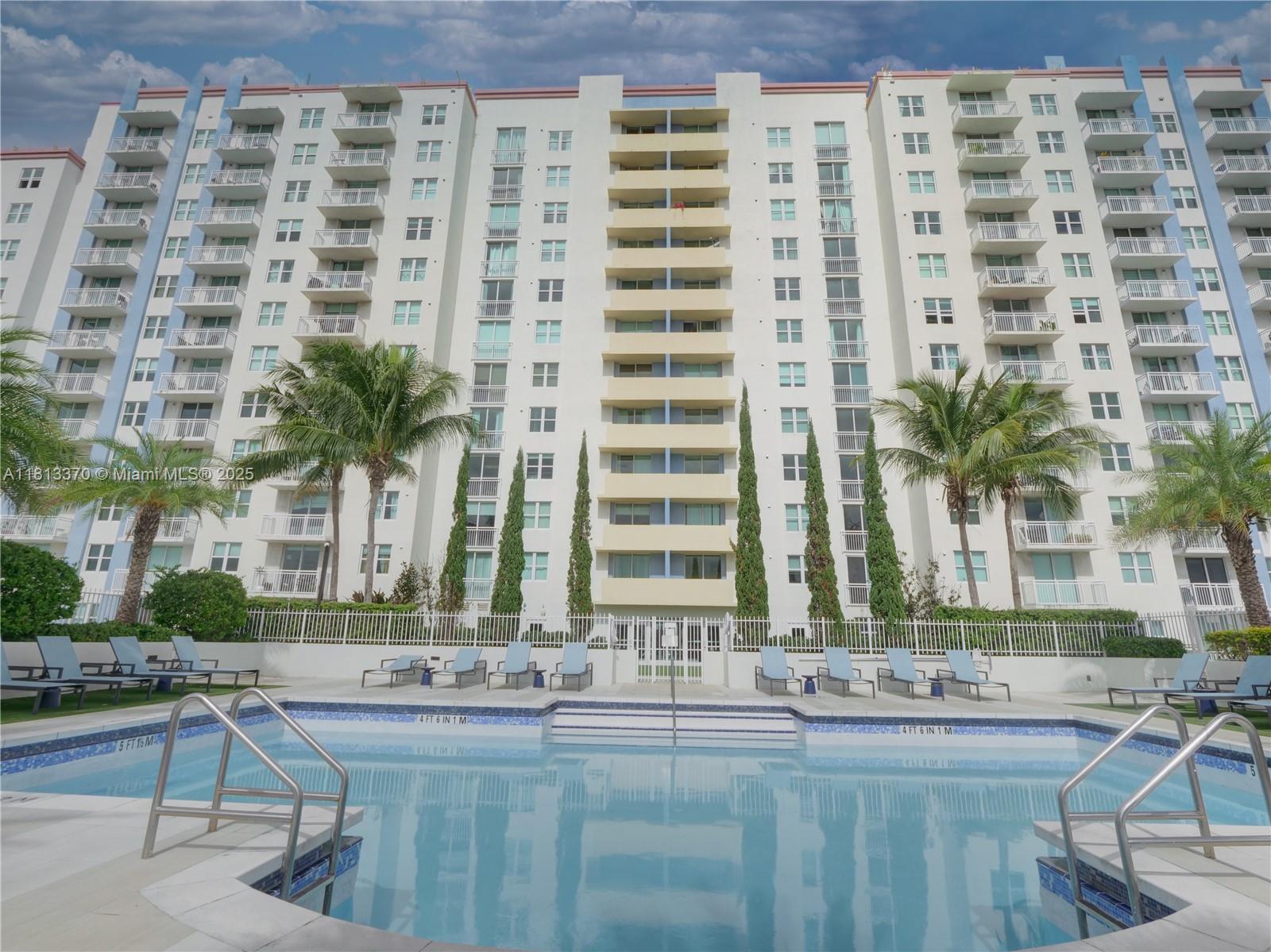 THE ASTON CONDO - Residential