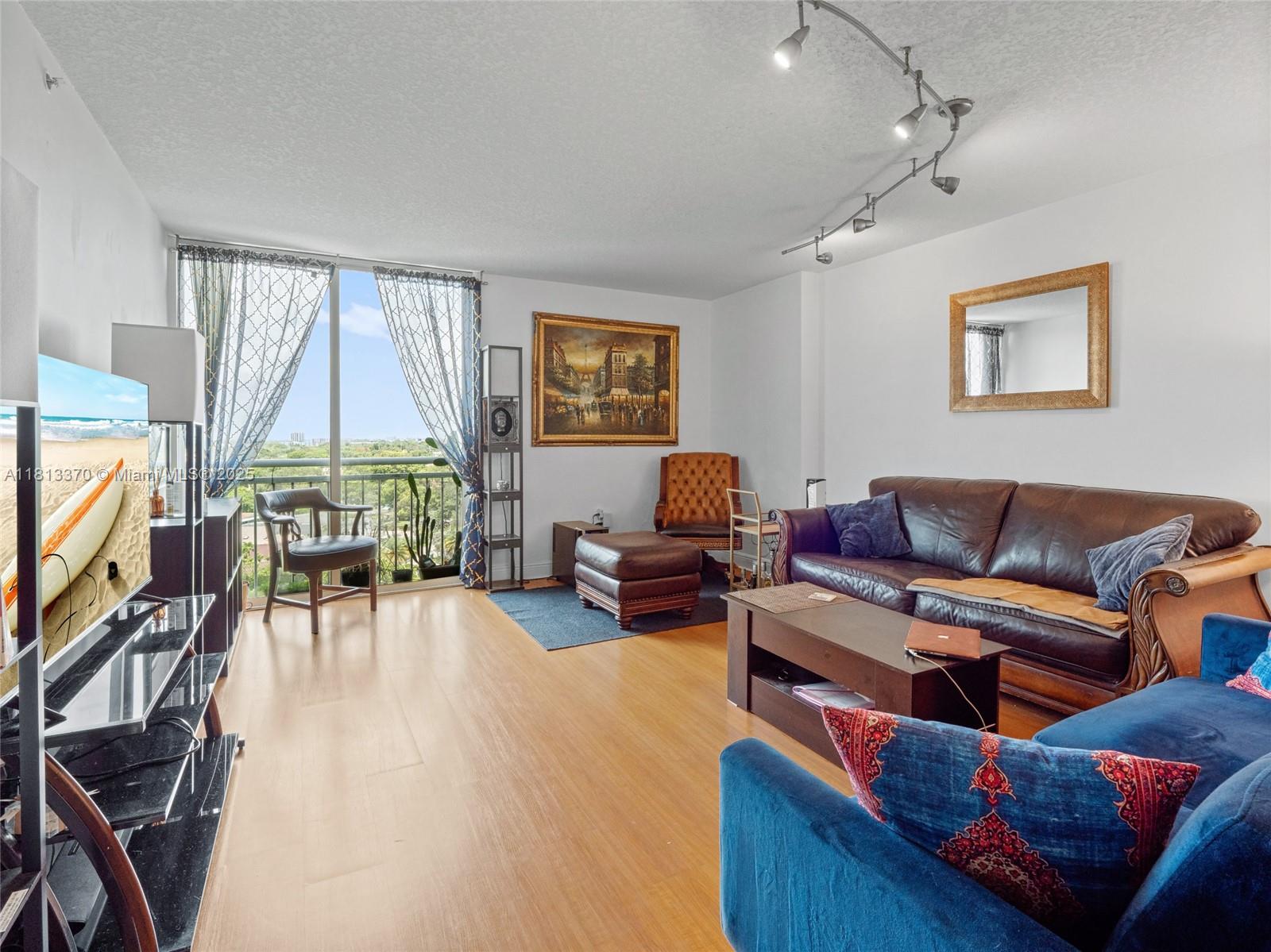 THE ASTON CONDO - Residential