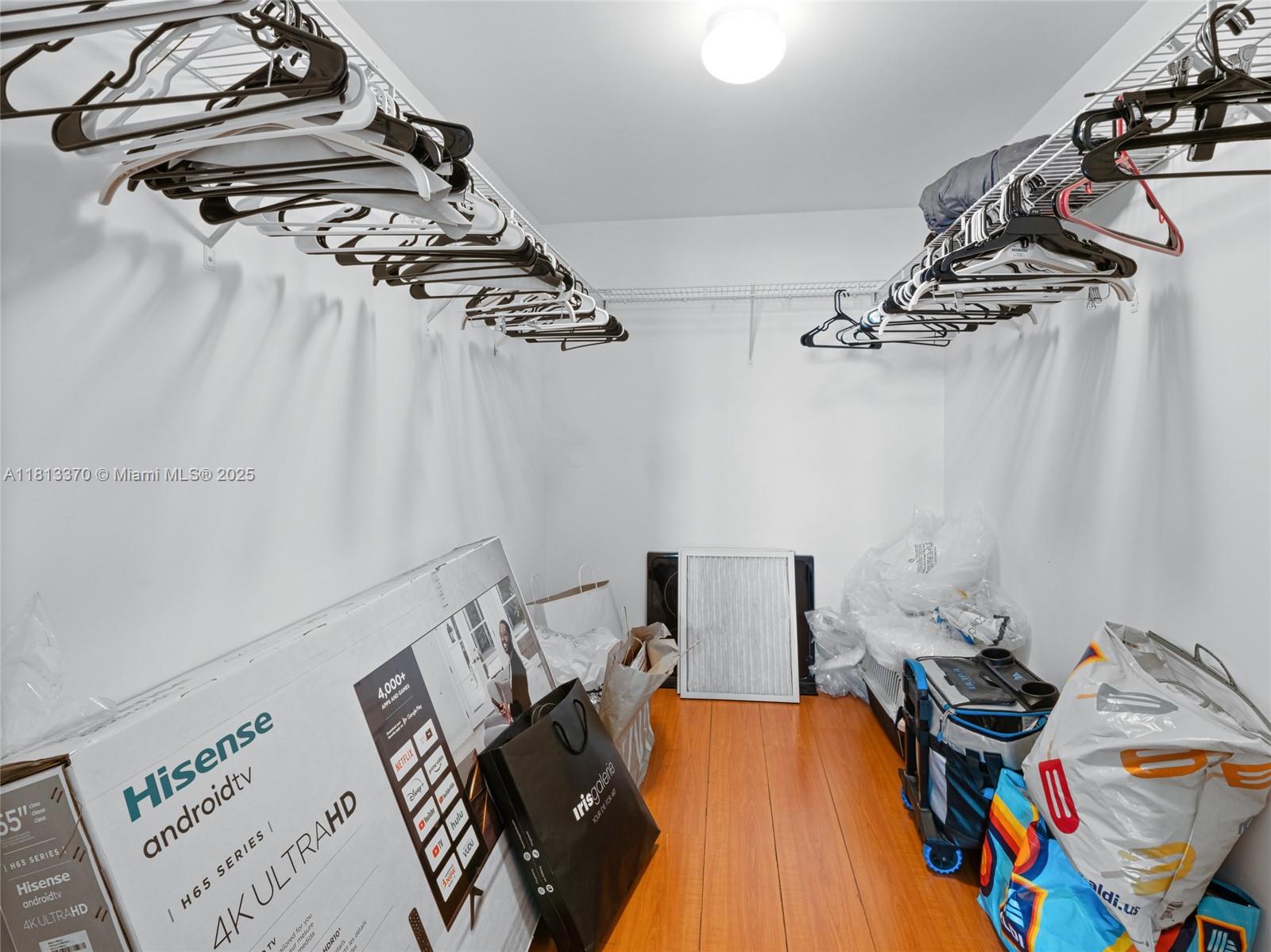 THE ASTON CONDO - Residential