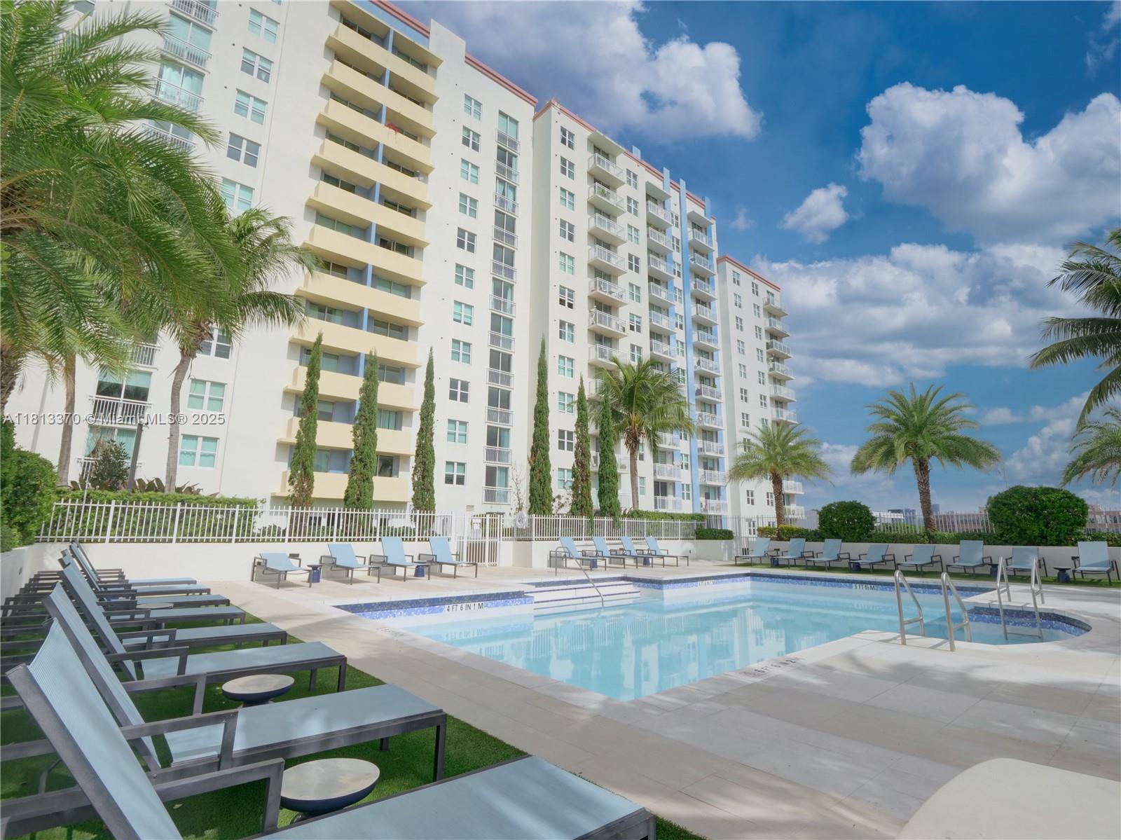 THE ASTON CONDO - Residential