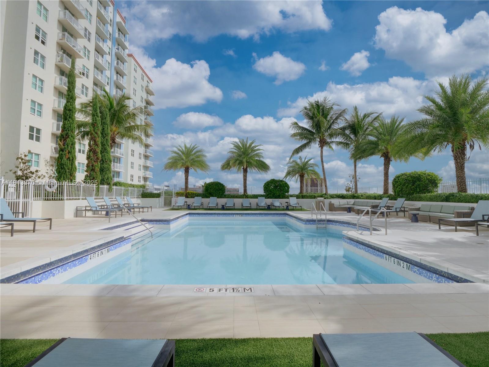 THE ASTON CONDO - Residential