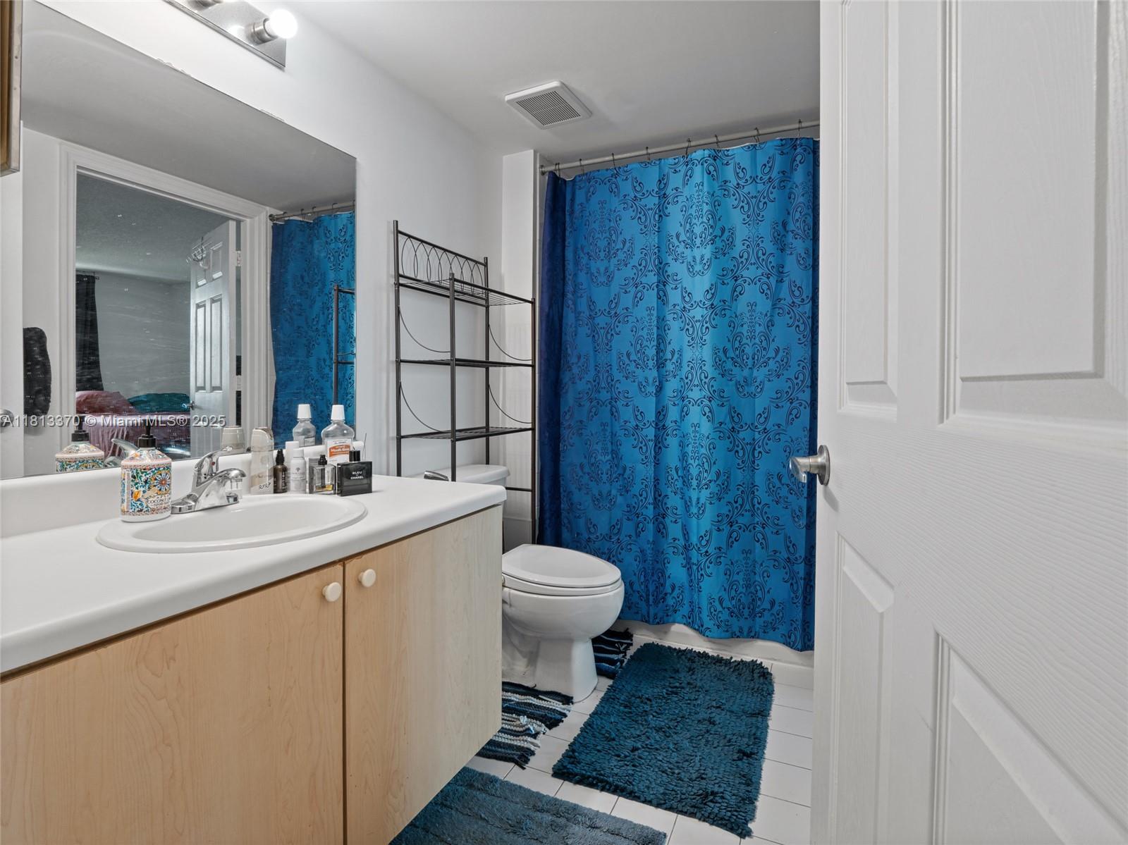 THE ASTON CONDO - Residential
