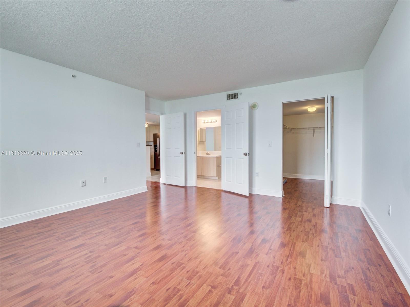 THE ASTON CONDO - Residential