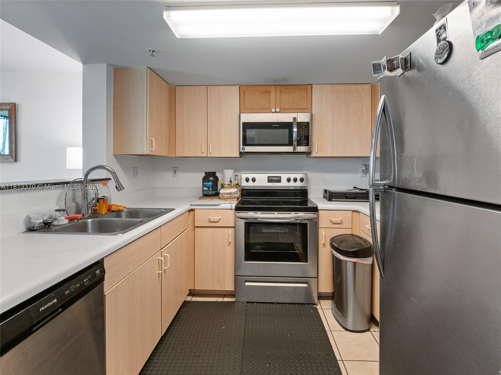 THE ASTON CONDO - Residential