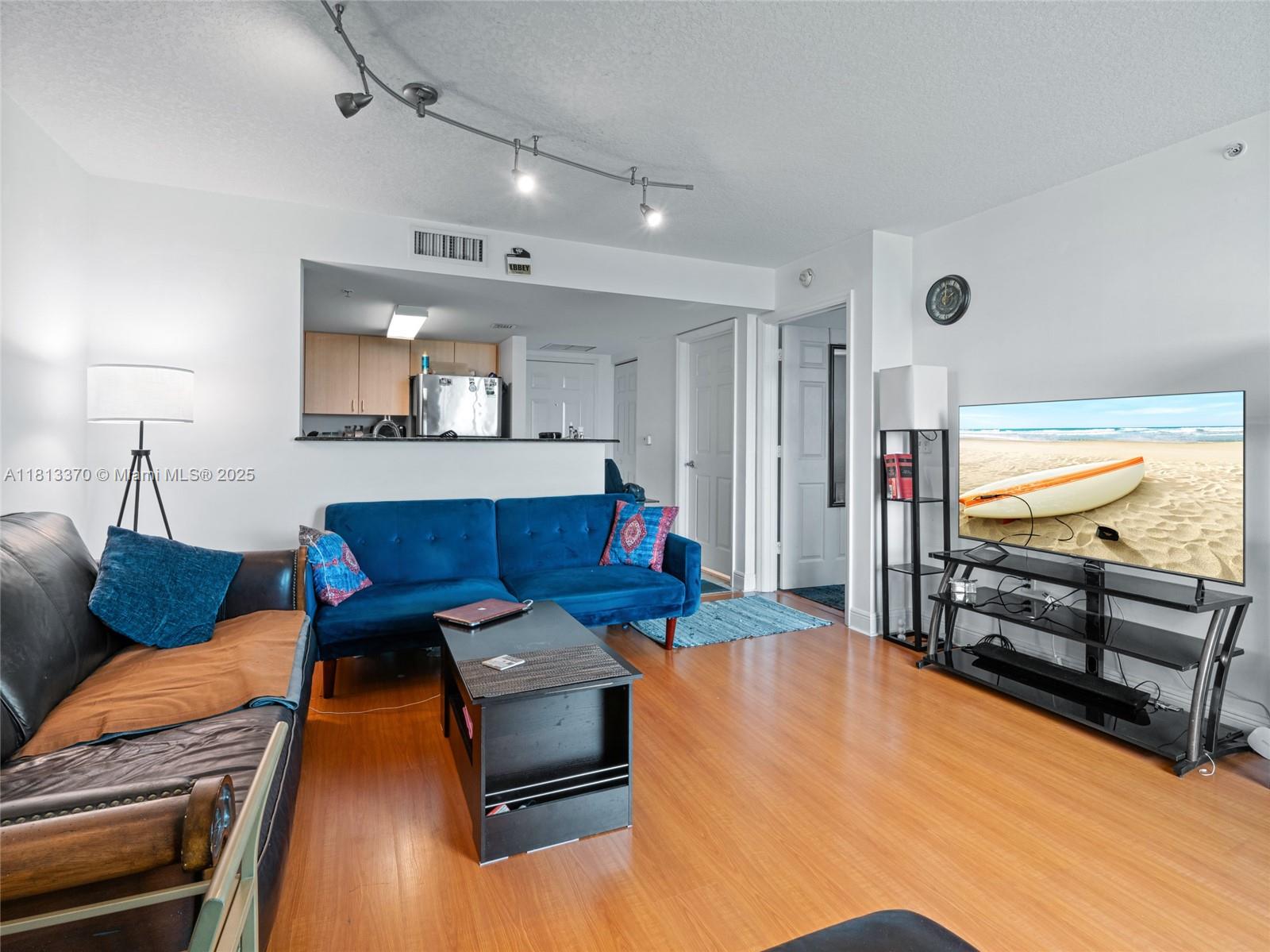 THE ASTON CONDO - Residential