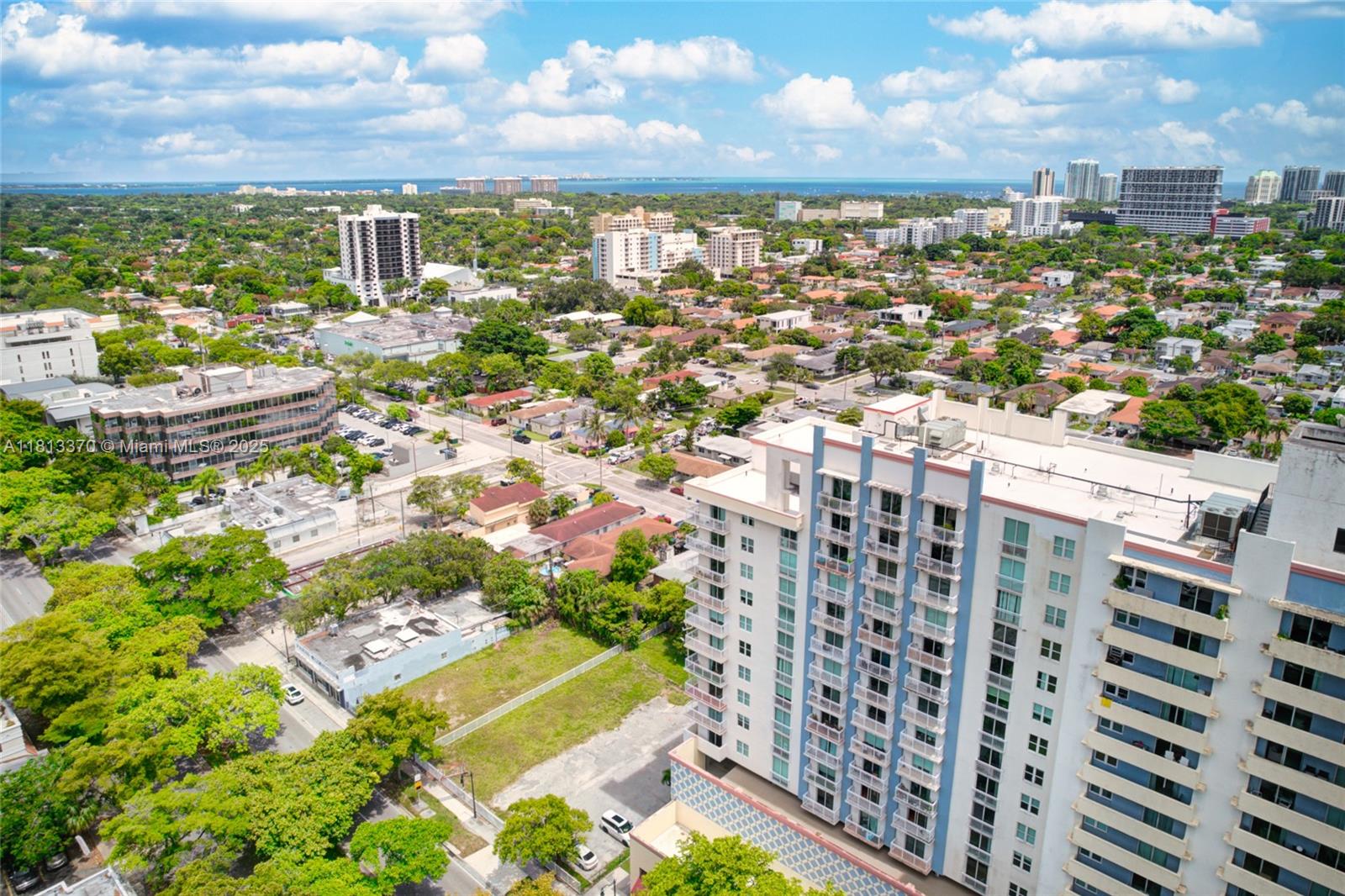 THE ASTON CONDO - Residential