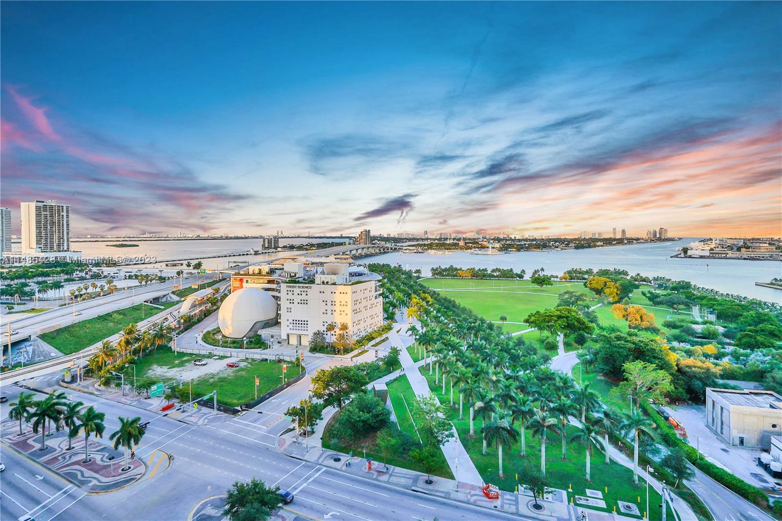 ONE THOUSAND MUSEUM CONDO - Residential