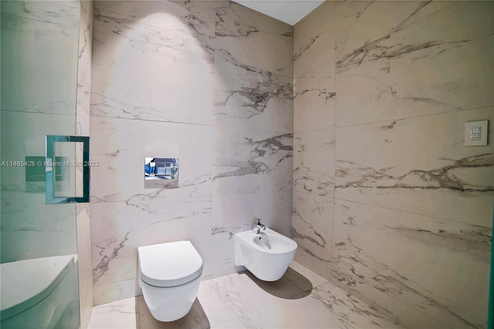 ONE THOUSAND MUSEUM CONDO - Residential