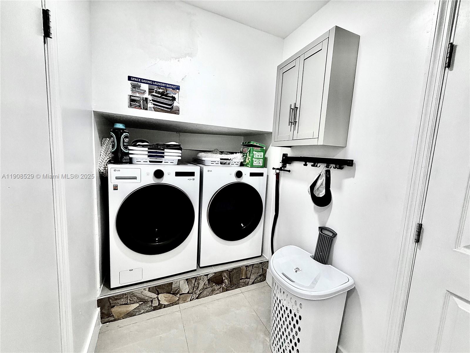 LAKES BY THE BAY SEC 5 - Residential