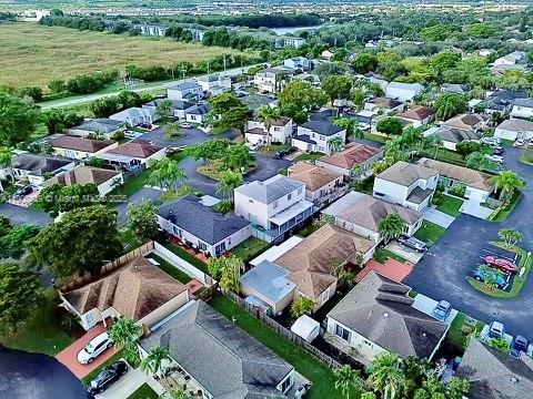 LAKES BY THE BAY SEC 5 - Residential