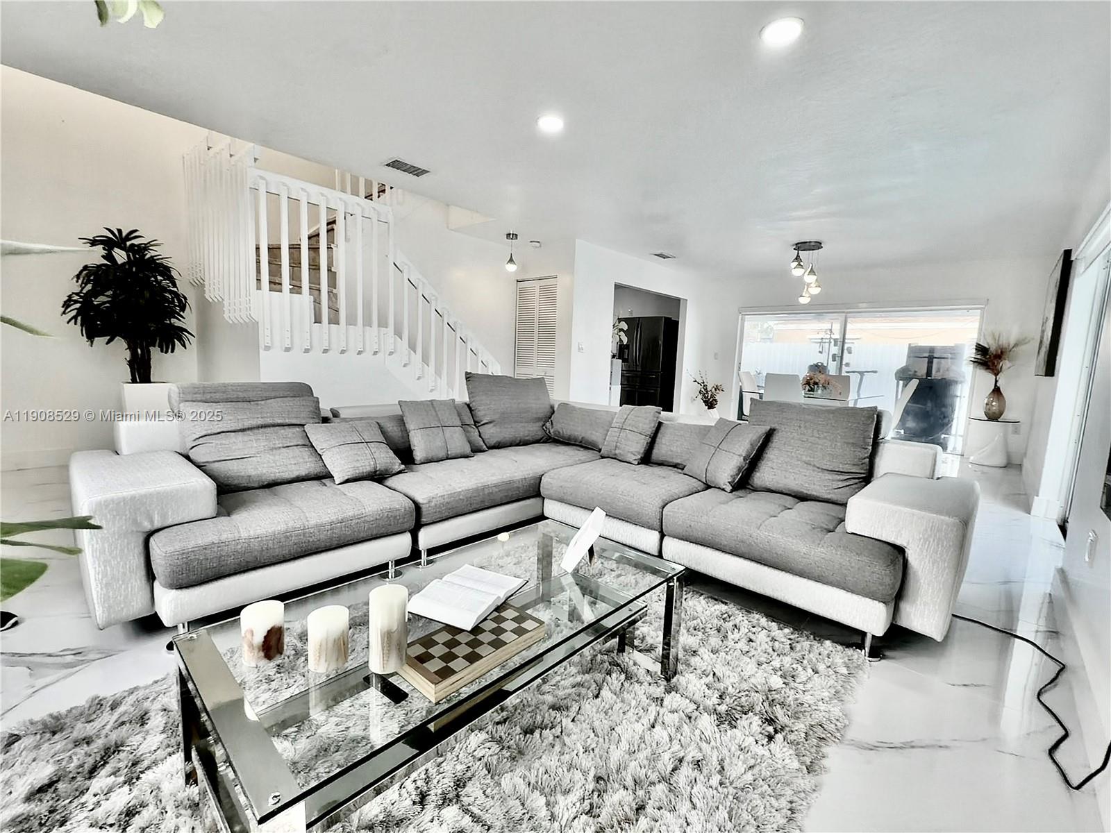 LAKES BY THE BAY SEC 5 - Residential