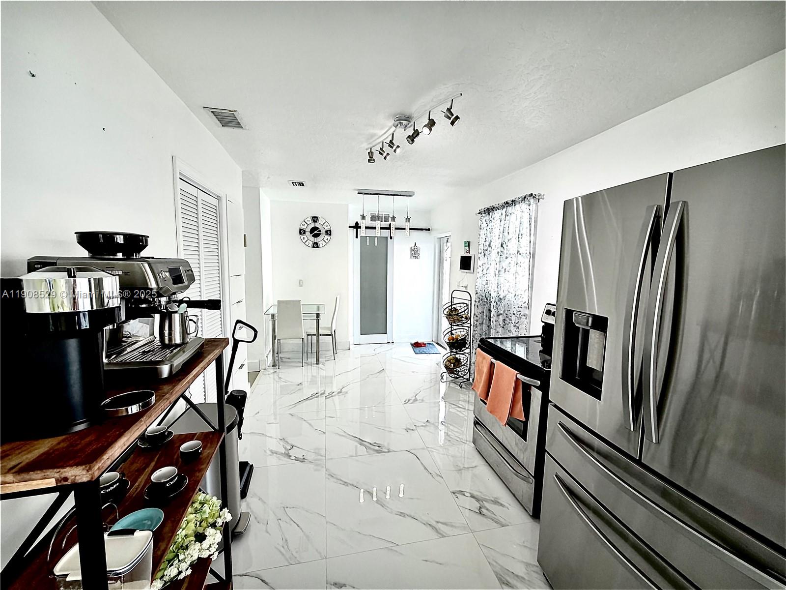 LAKES BY THE BAY SEC 5 - Residential