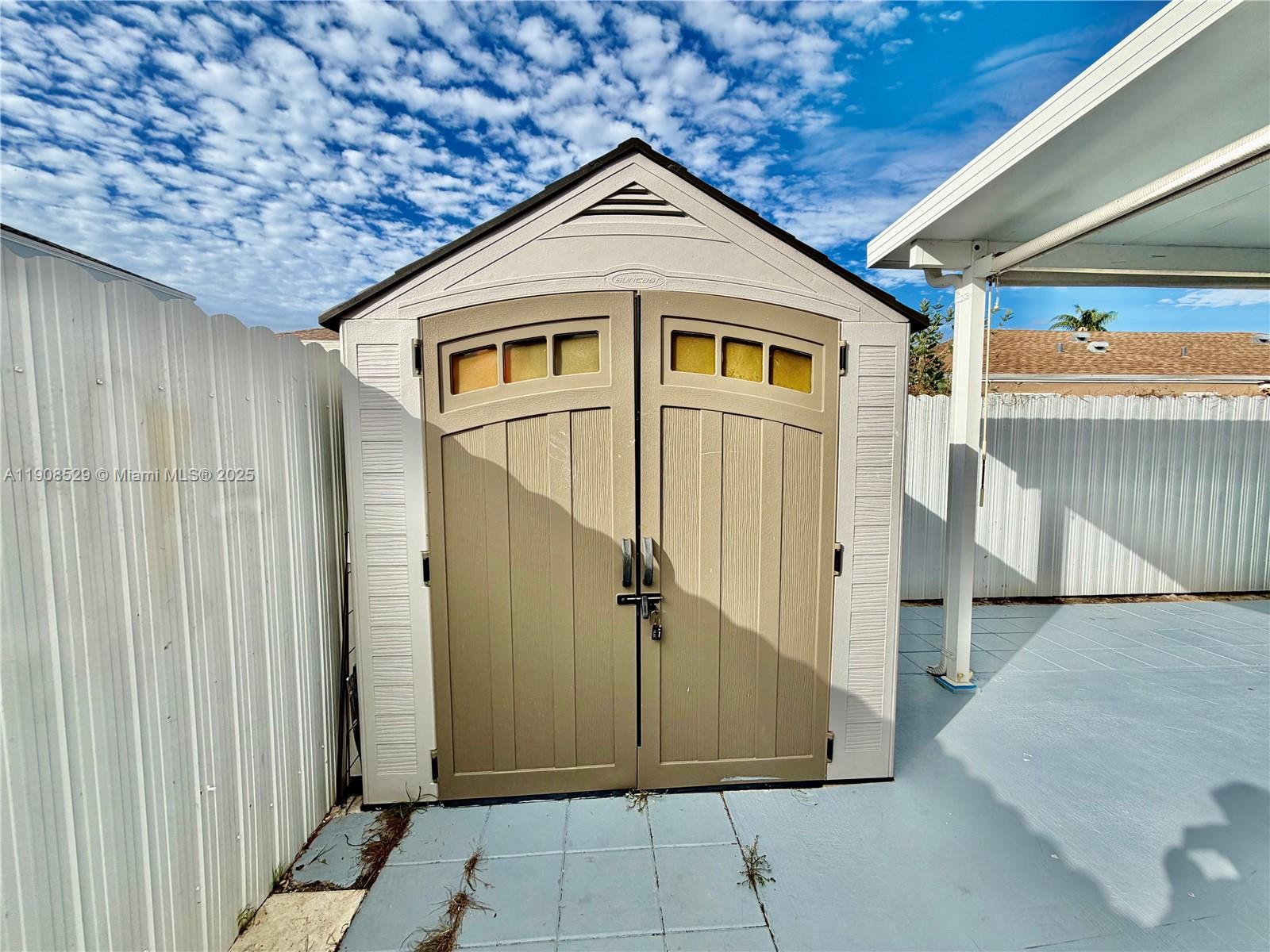 LAKES BY THE BAY SEC 5 - Residential