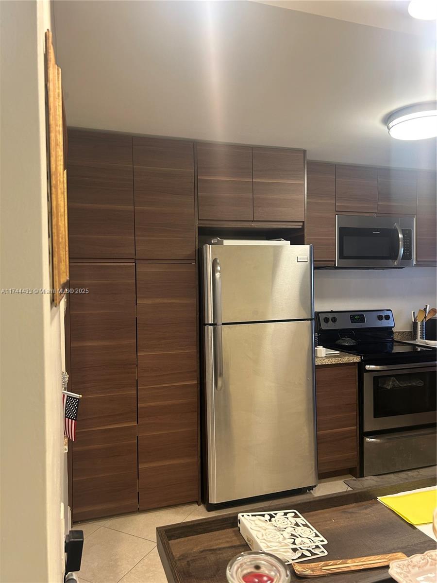 HOLLYBROOK GOLF - Residential