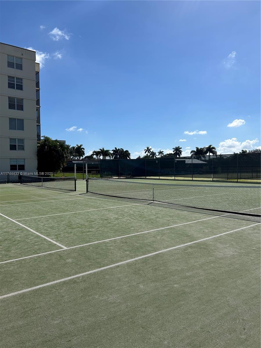 HOLLYBROOK GOLF - Residential