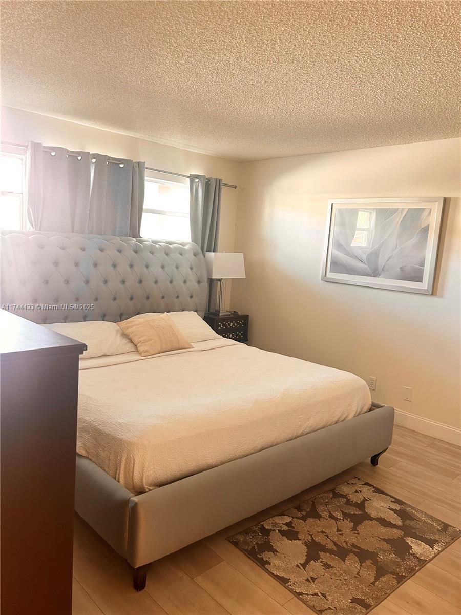 HOLLYBROOK GOLF - Residential