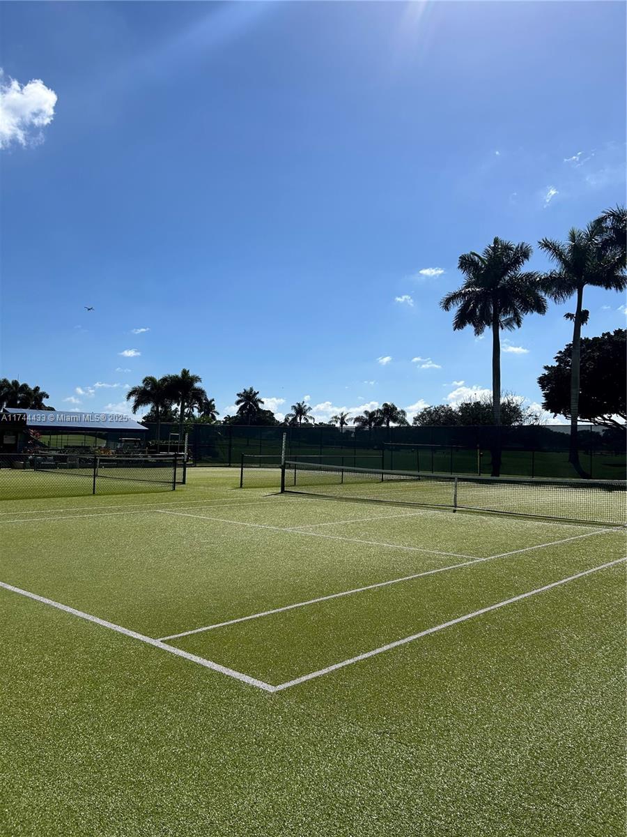 HOLLYBROOK GOLF - Residential