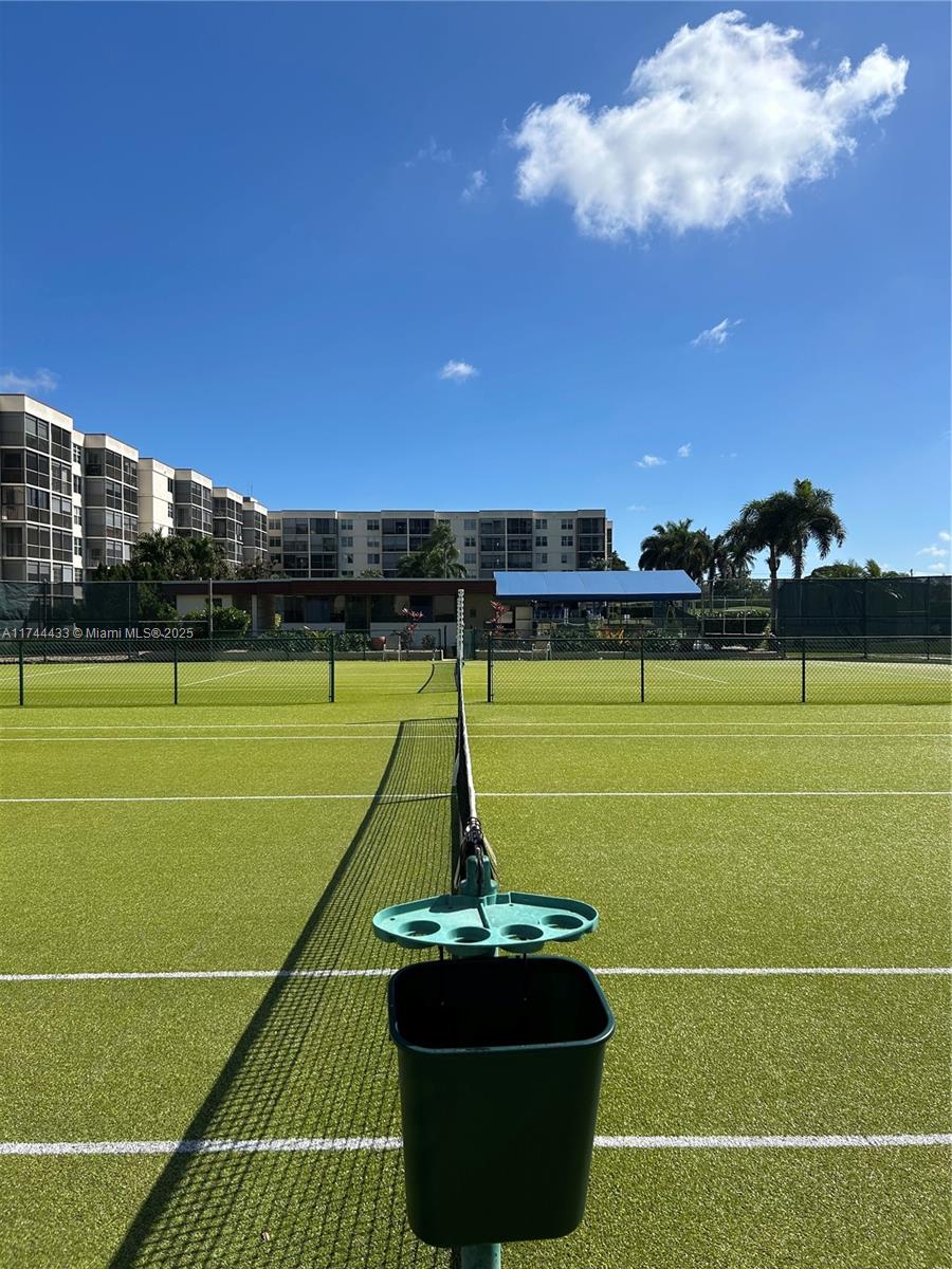 HOLLYBROOK GOLF - Residential