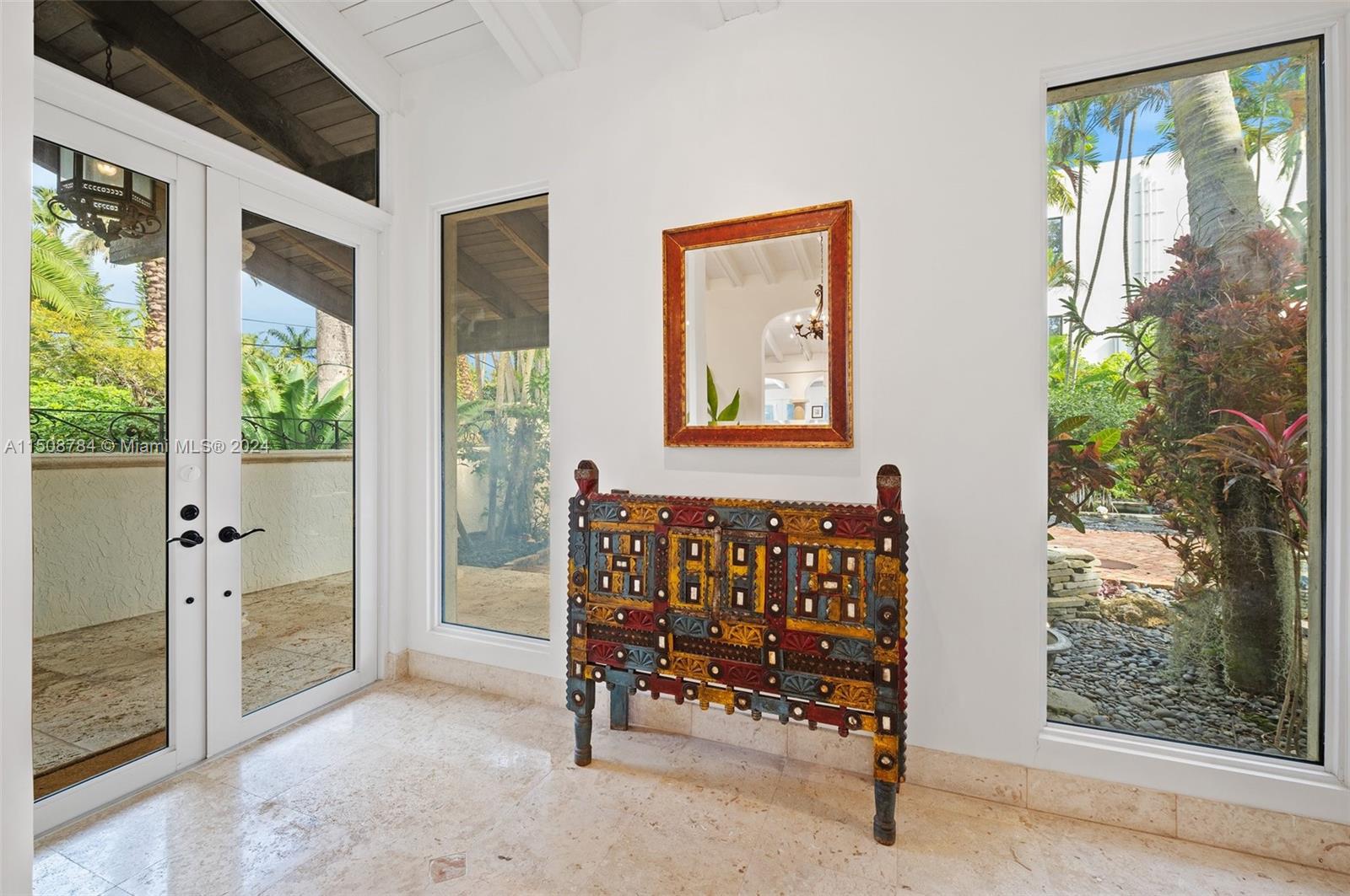 ENTRADA - Residential