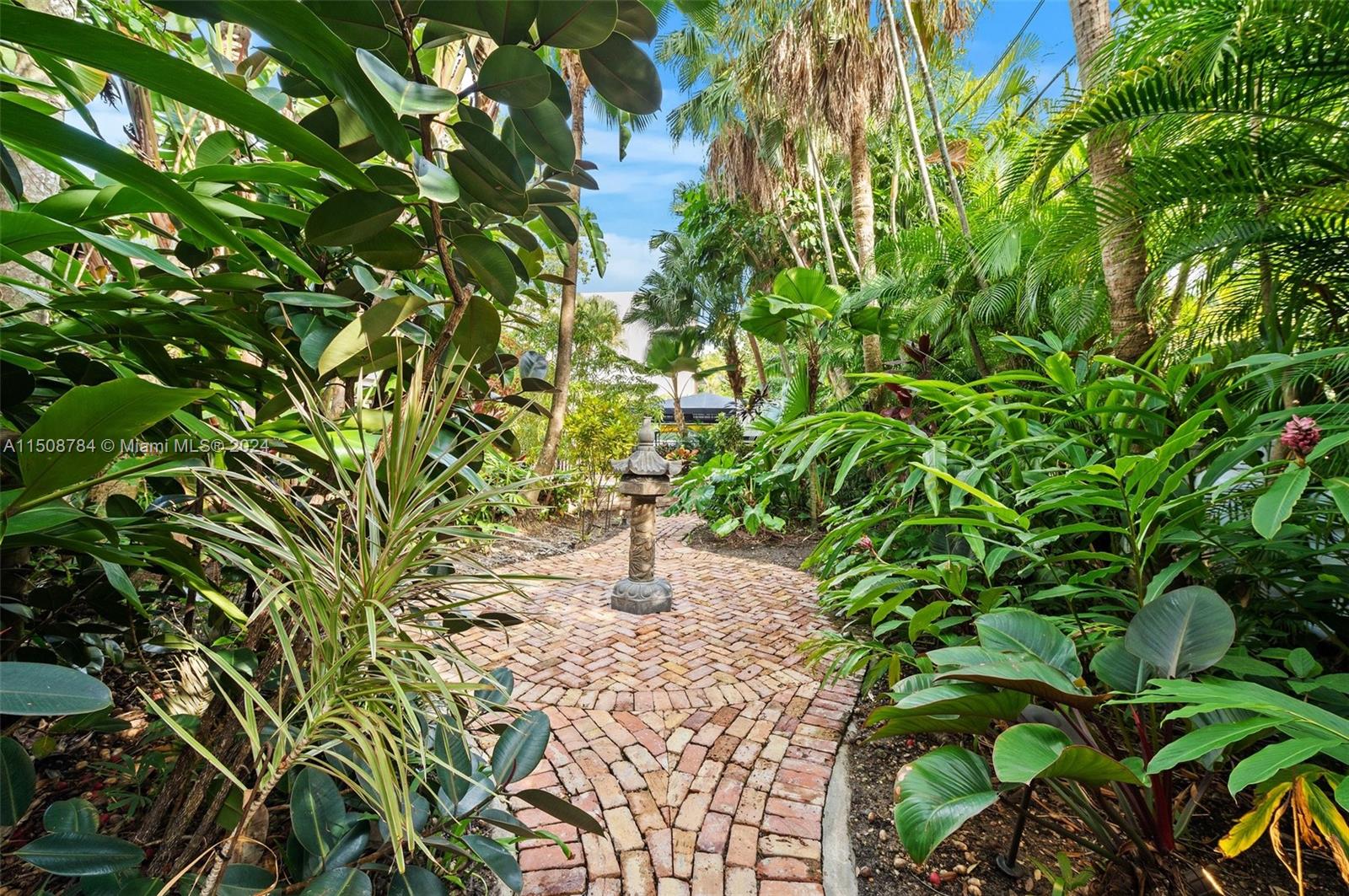 ENTRADA - Residential