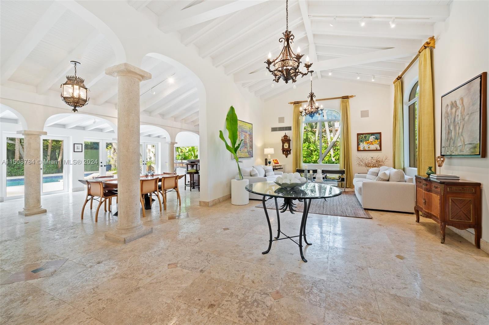 ENTRADA - Residential