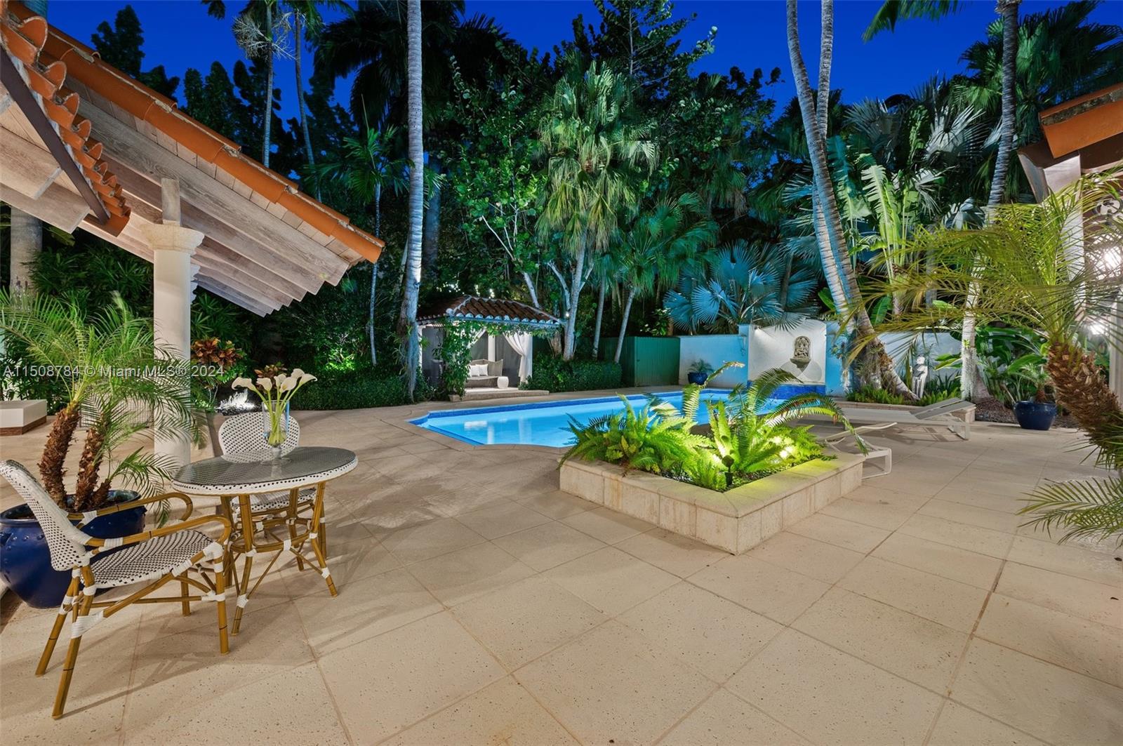 ENTRADA - Residential