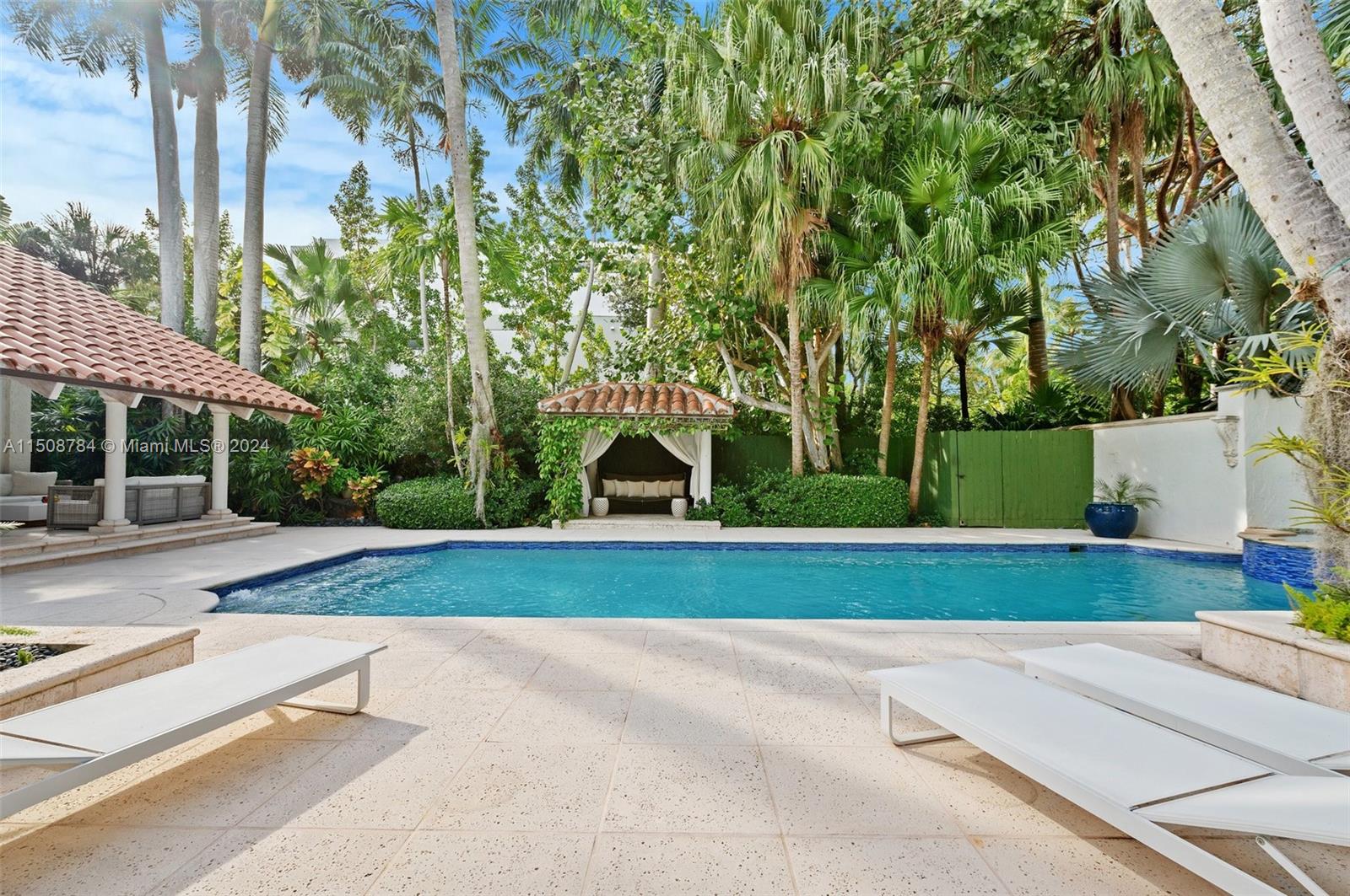 ENTRADA - Residential