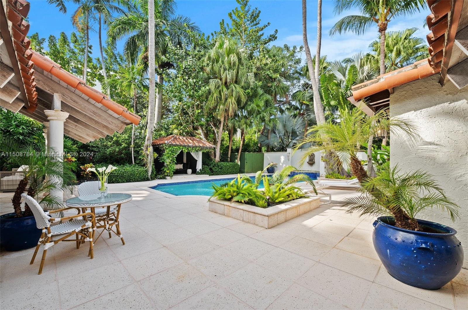 ENTRADA - Residential