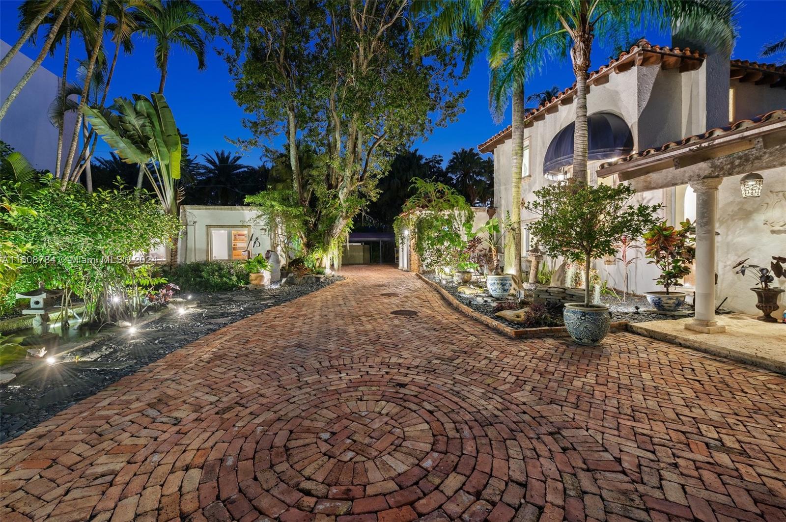 ENTRADA - Residential