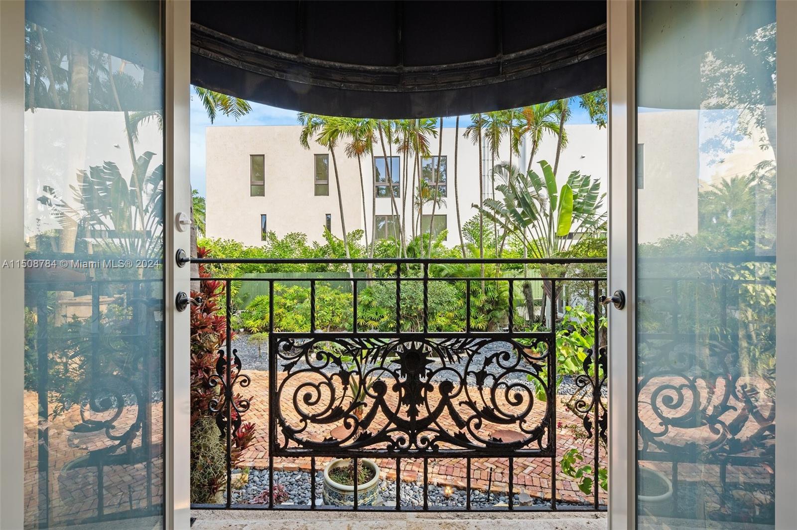 ENTRADA - Residential