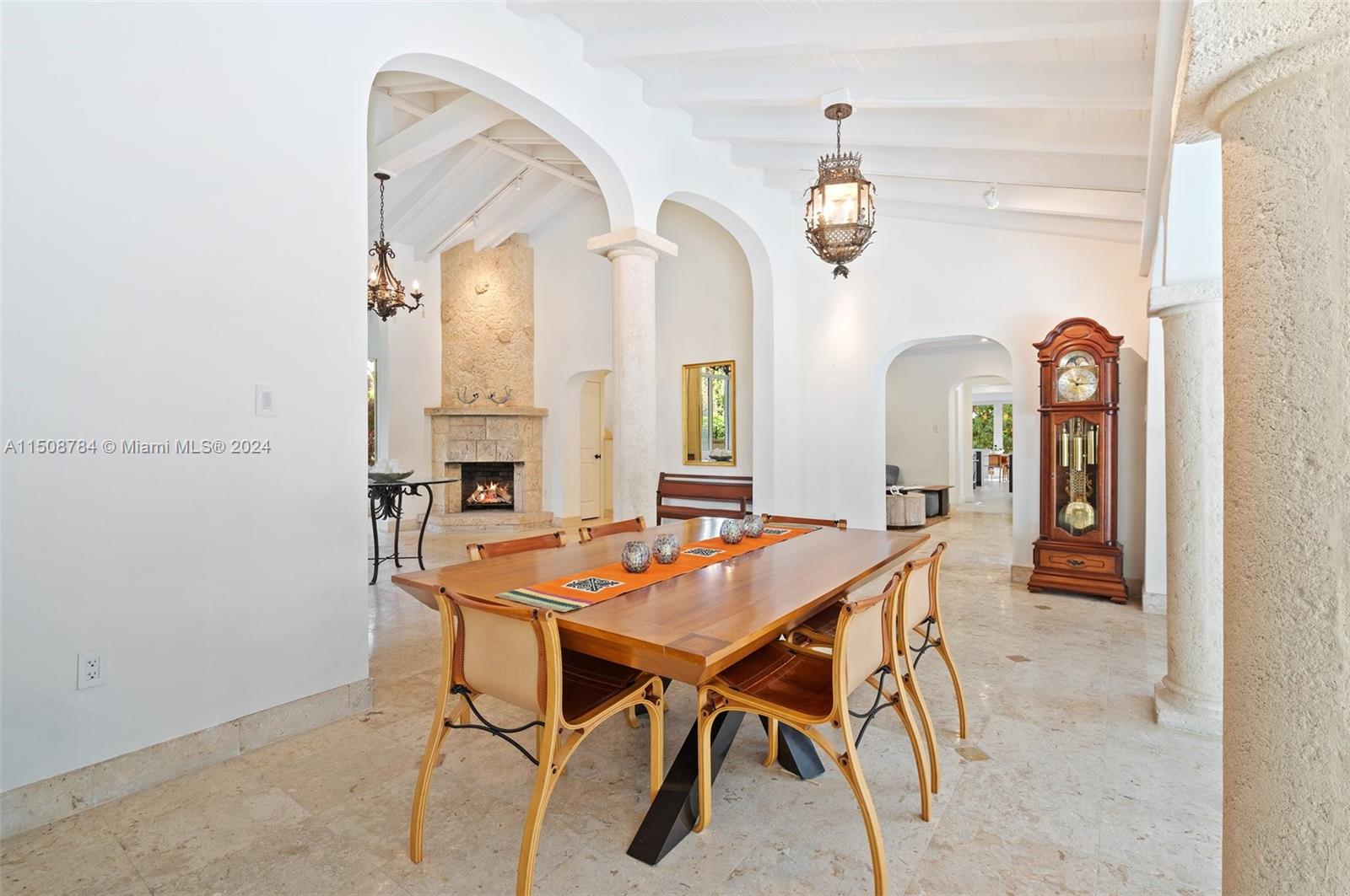 ENTRADA - Residential