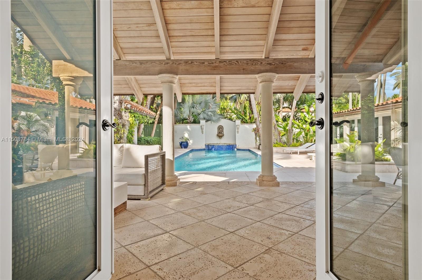 ENTRADA - Residential