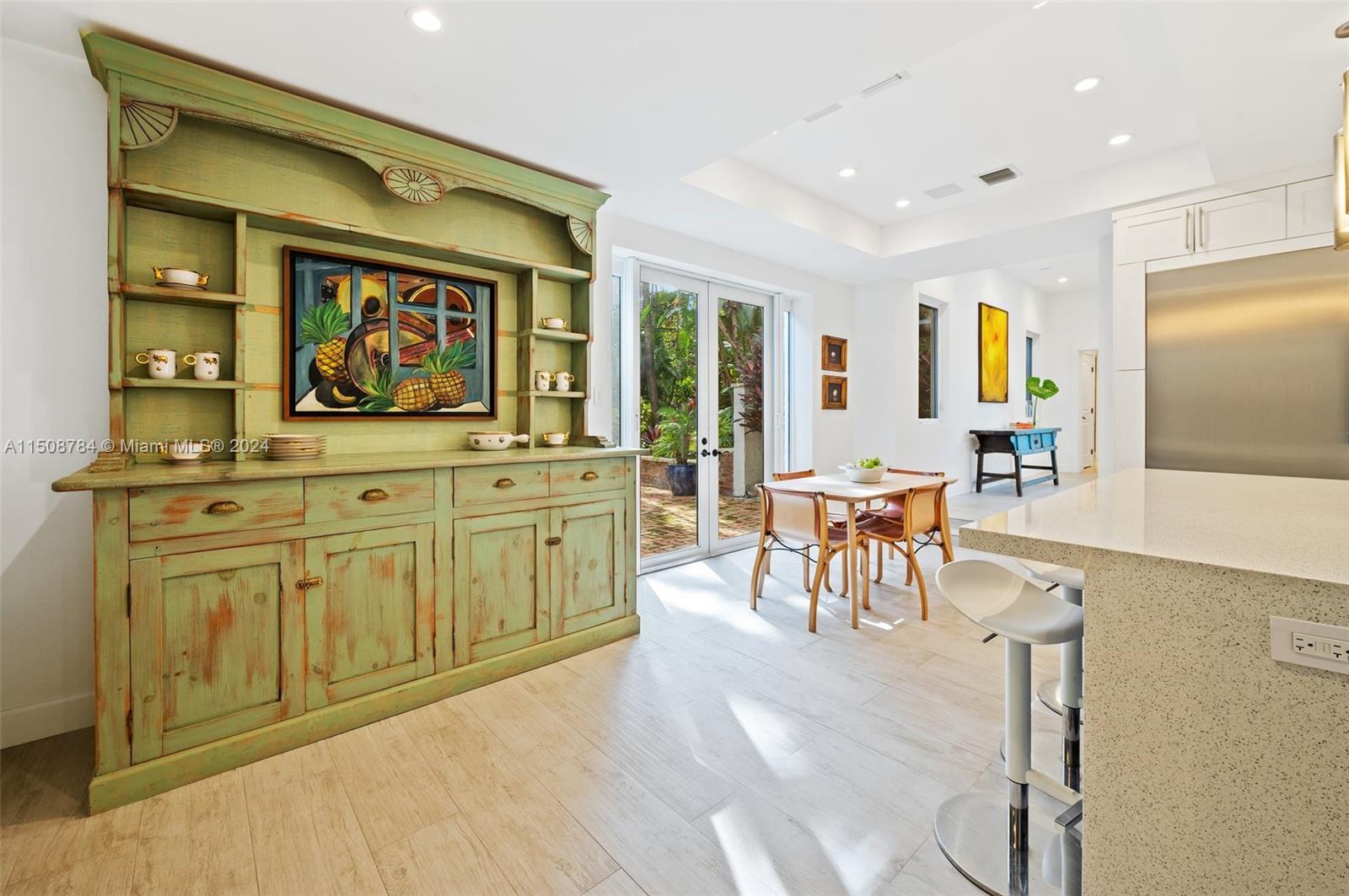 ENTRADA - Residential