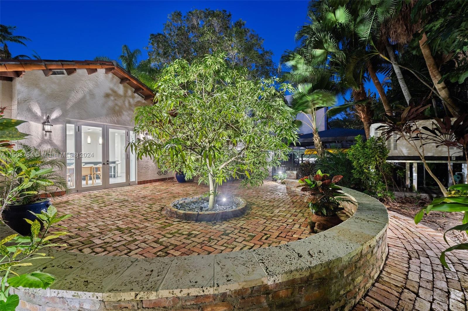 ENTRADA - Residential