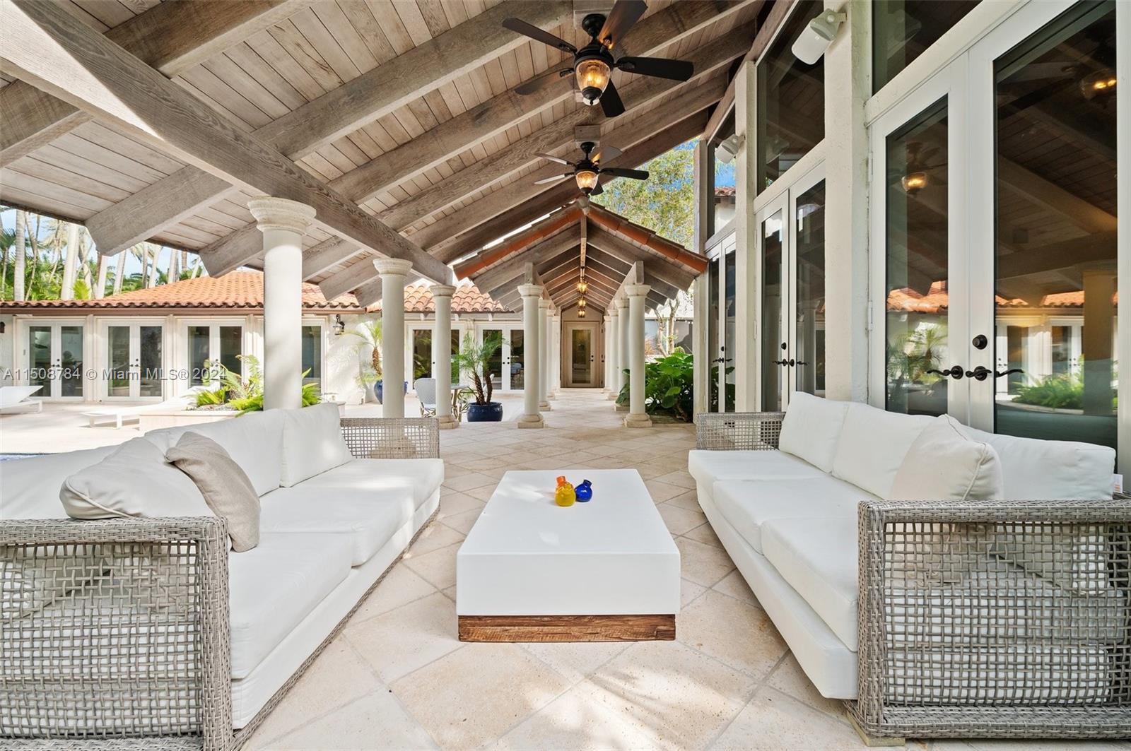 ENTRADA - Residential