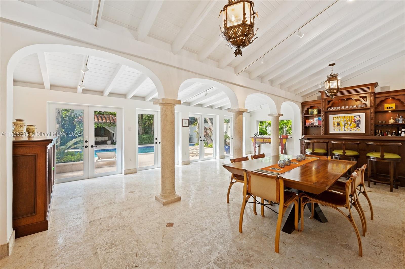 ENTRADA - Residential