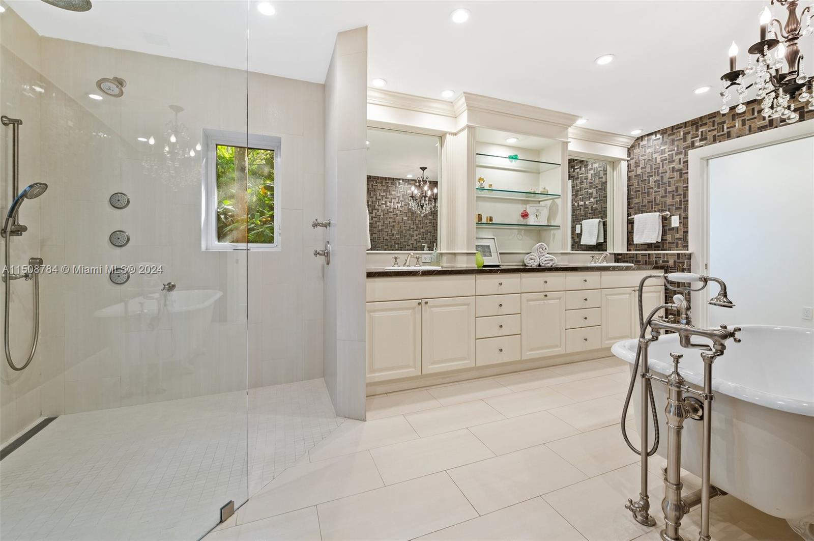 ENTRADA - Residential