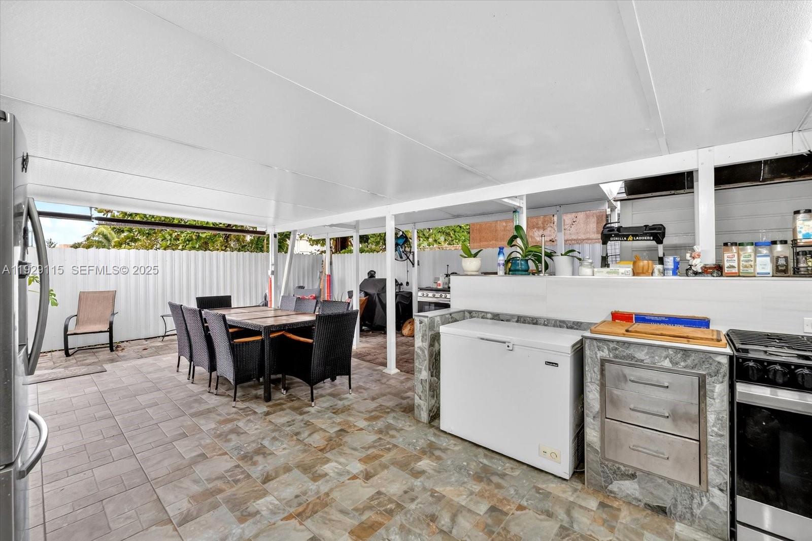 MANGO HILL REPLAT - Residential