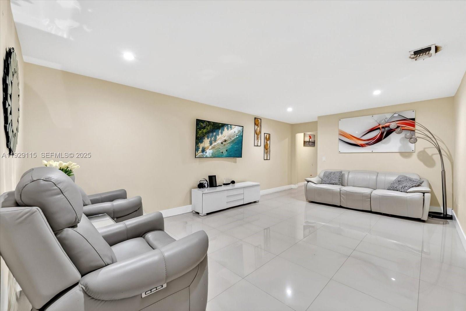 MANGO HILL REPLAT - Residential