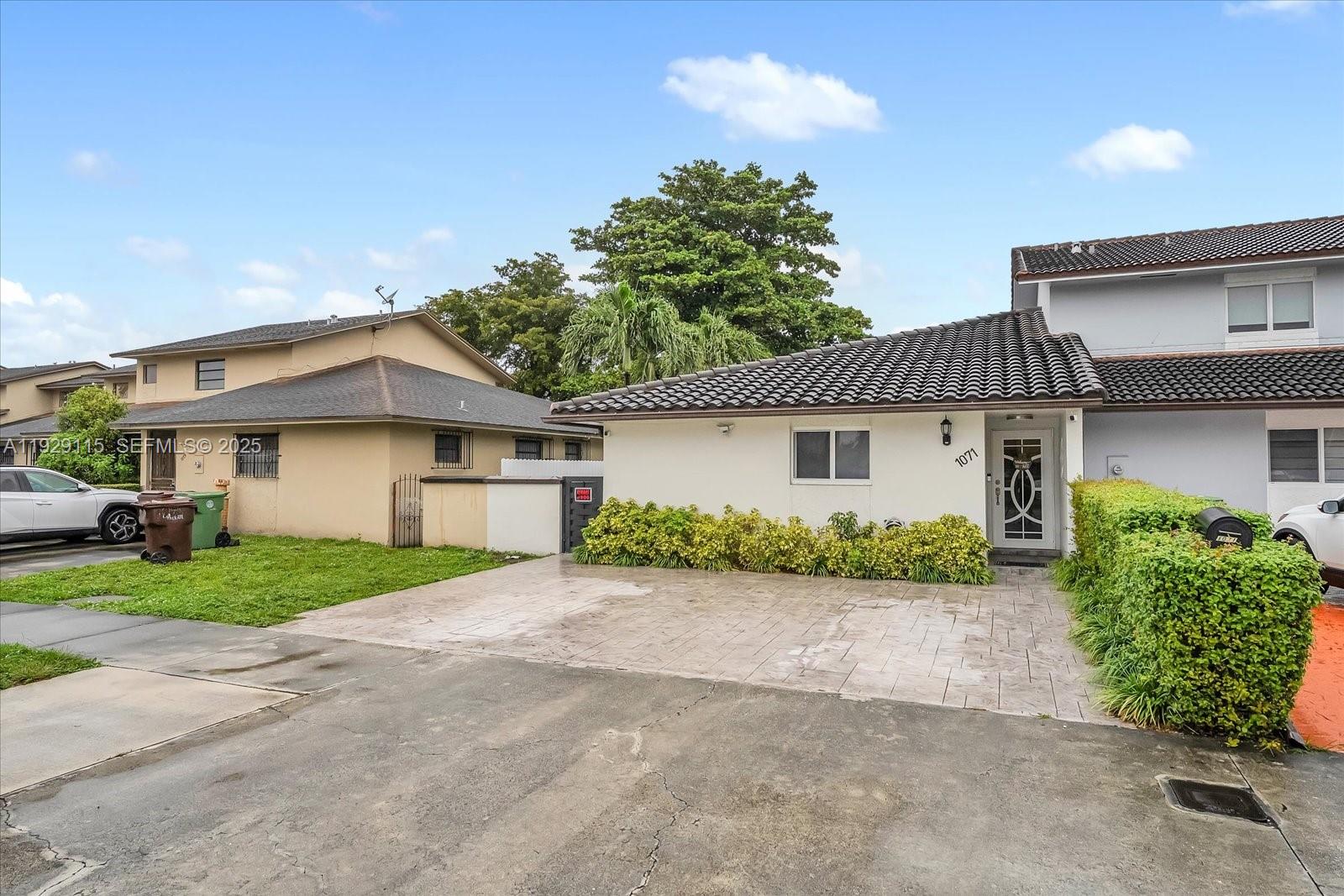 MANGO HILL REPLAT - Residential