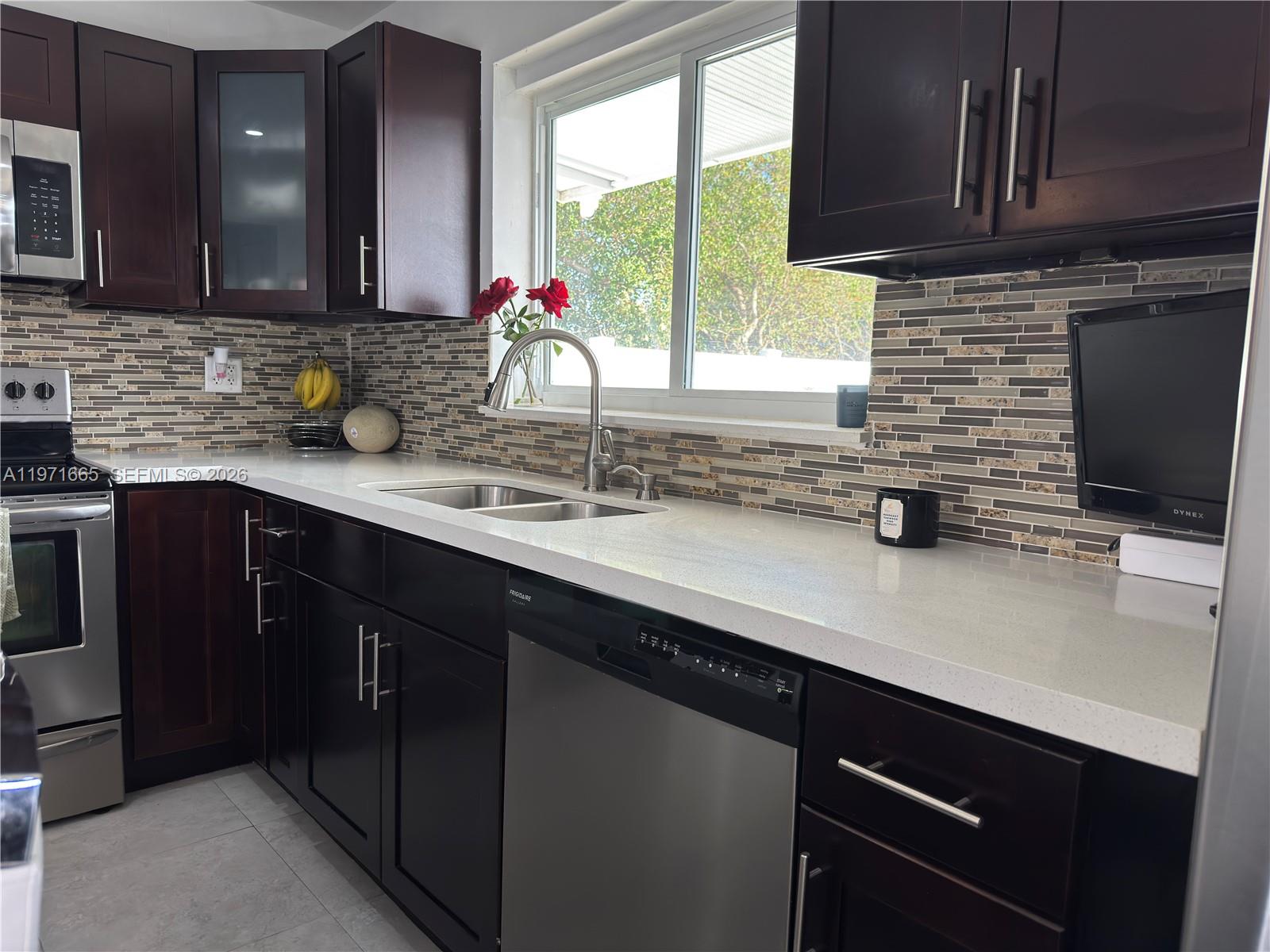 KNOLLS 1ST SEC - Residential