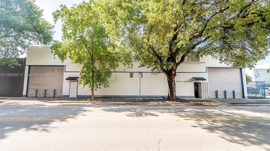 Prime Allapattah warehouse, offices, and showrooms opportunity! 22,241 SF building (incl. mezzanine) on 19,885 SF lot with 18’2” clear height, 22’ overall height, 3 loading docks, and 2 oversized drive-ins (14’w x 14’h). Concrete block masonry construction, 300A power. Zoned D1, within an Opportunity Zone. Excellent for investors, owner-users, or creative redevelopment. Surrounded by major cultural anchors including Rubell Museum, Superblue, and Espacio 23. Minutes to Wynwood, Downtown, and Brickell.