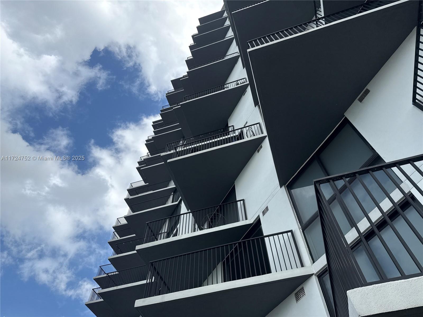 Rental Property at 5300 Nw 85th Ave 805, Doral, Miami-Dade County, Florida - Bedrooms: 1 
Bathrooms: 1  - $2,600 MO.