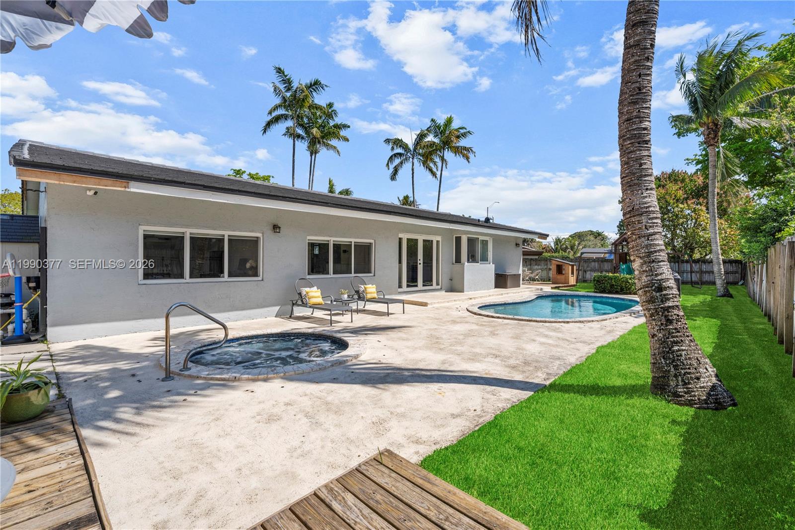 FIRST ADDN TO CALUSA CLUB - Residential