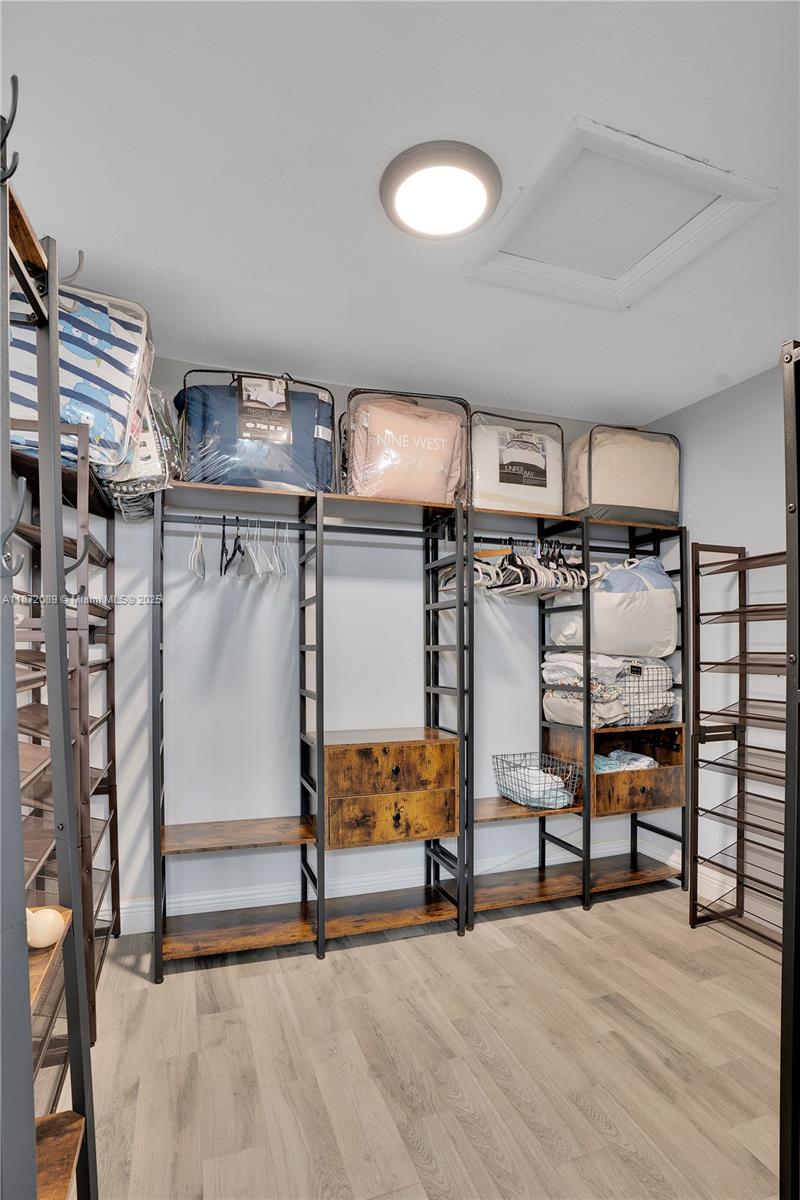 COUNTRY WALK SEC 3 - Residential