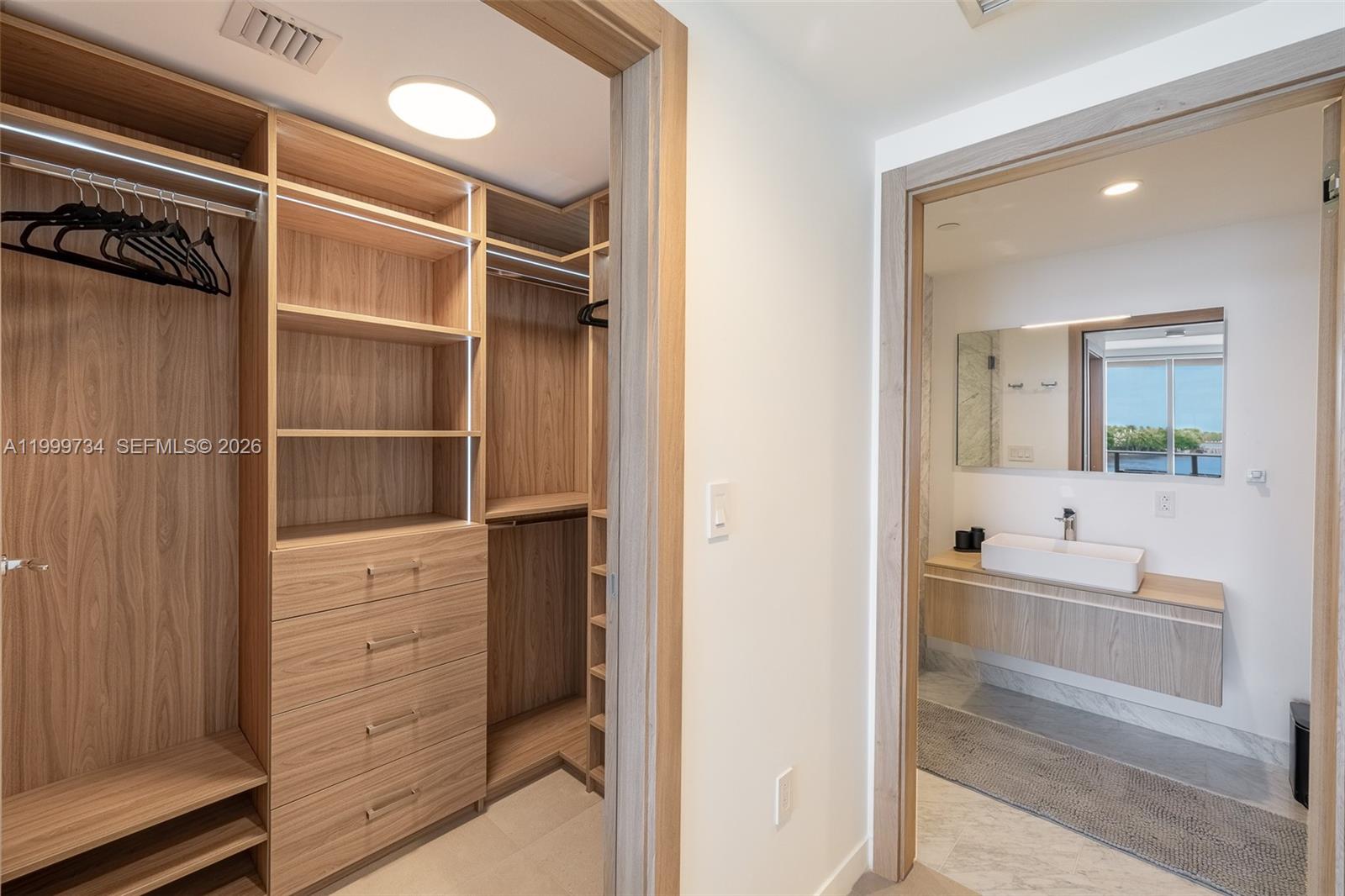 ONDA RESIDENCES - Residential